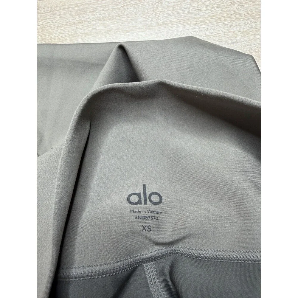 Alo Yoga SET Airlift Full Length Leggings AND Wellness Ribbed Bra in Gravel XS